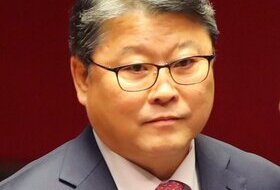 與, ‘미친 XX’ 文대통령 욕설 조원진 징계안 제출 “국회 품격 심각하게 훼손”
